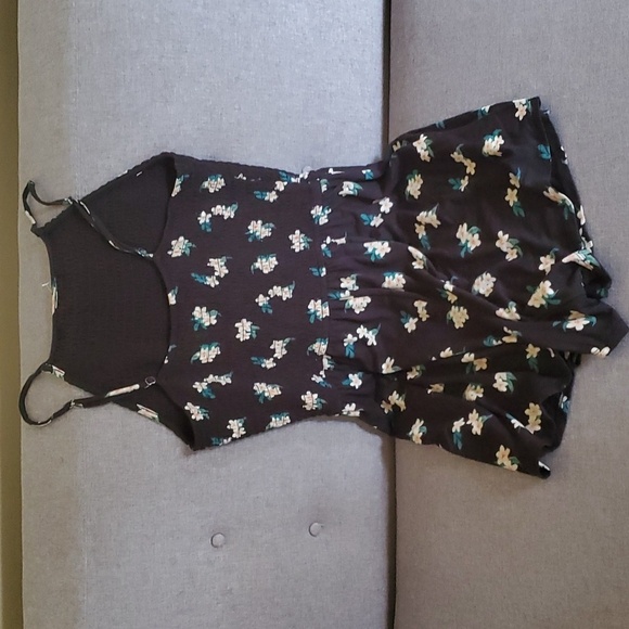 Hollister size small s 95% viscose 5% elastane romper - Picture 9 of 11